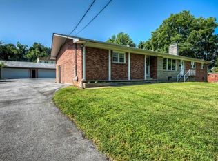 714 W G St, Elizabethton, TN 37643