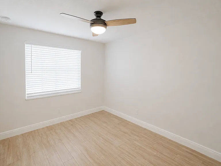 3120 Sandspur Dr — Photo 12