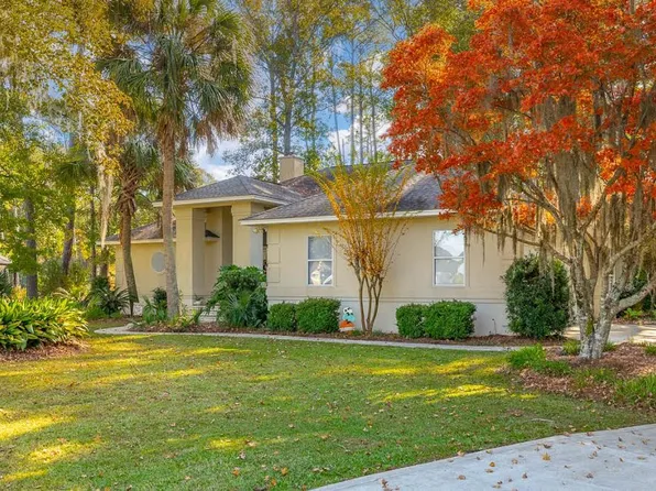 316 Oak Grove Island Dr, Brunswick, GA 31523