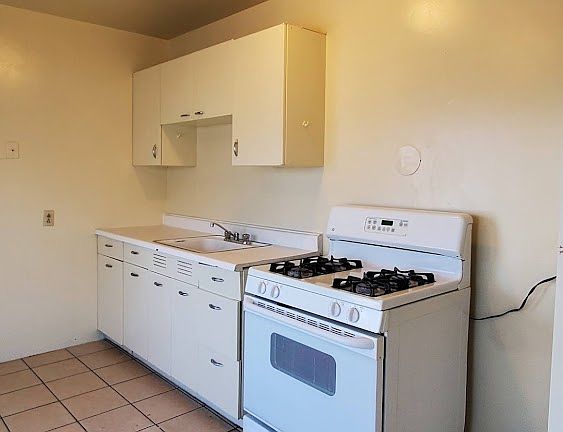 5th image of 1608 E Vassar Ave