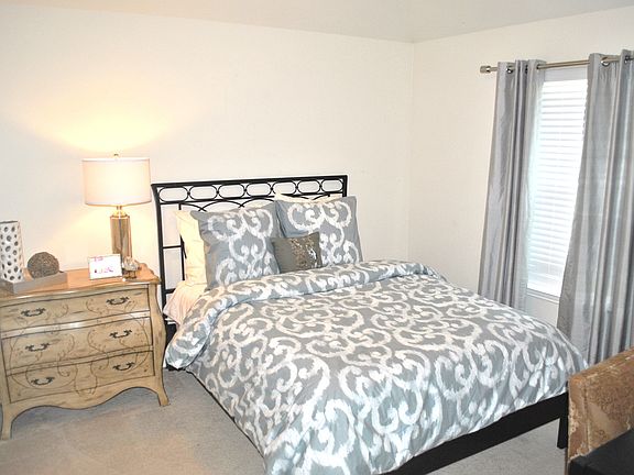 2nd image of 121 Shadybrook Dr