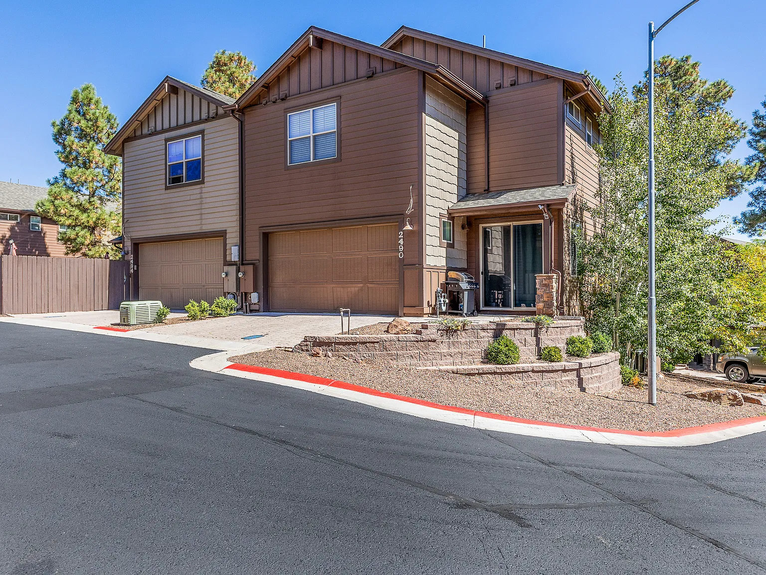 4 bed, 2.5 bath, 1936 sqft, $3,750 — Photo 1