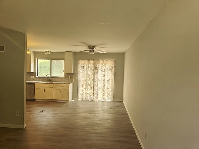 120 E Ravine Ave — Photo 2