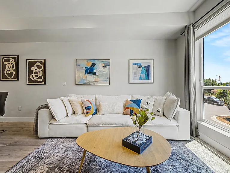 3437 W 63rd Pl — Photo 3