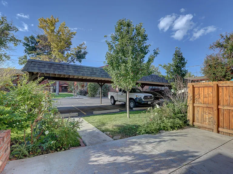 Applewood Crest Townhomes & Apartments — Photo 84