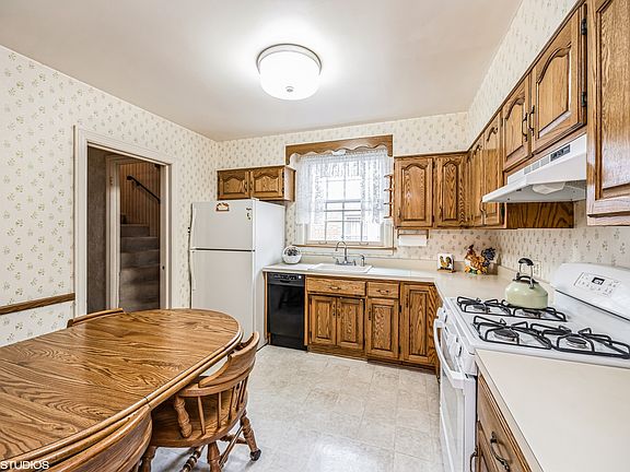 5th image of 1840 N 73rd Ct