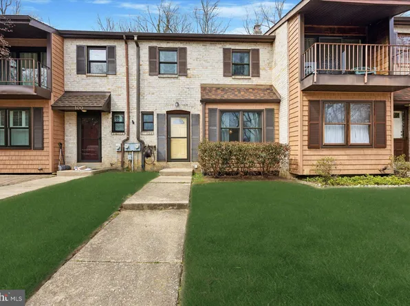 99 Bishop Dr, Aston, PA 19014