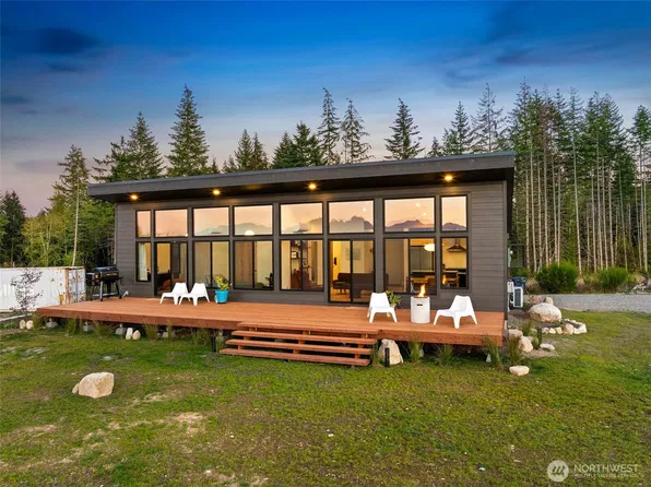 220 E Johnson Ridge Drive, Belfair, WA 98528