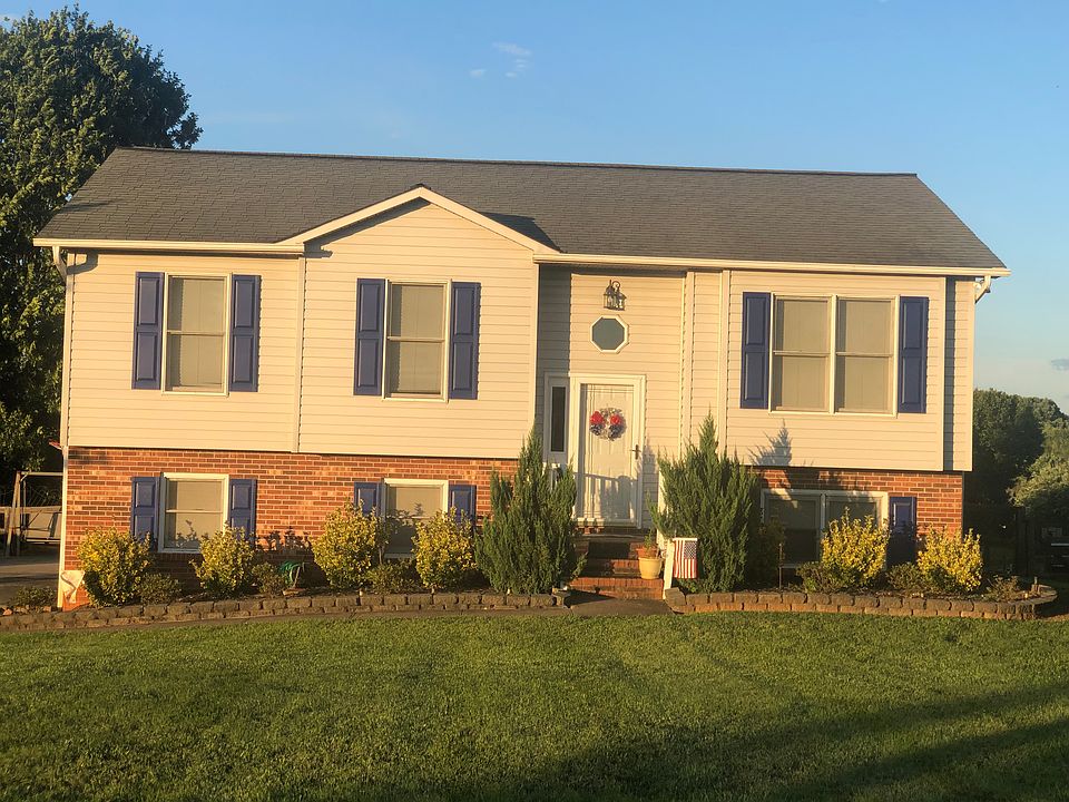 1st image of 104 Cottonwood Dr