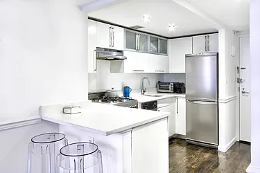 Rented by R New York