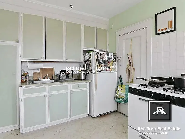 72 Strathmore Rd #11B — Photo 17