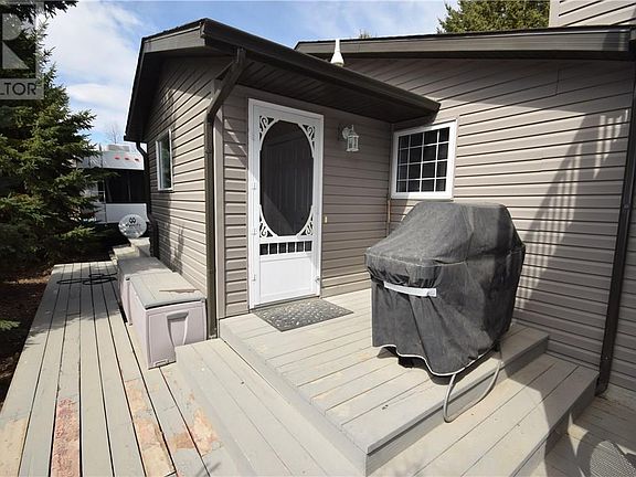 2nd image of 5 McMillan Cres