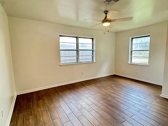 3rd image of 6018 W 43rd St