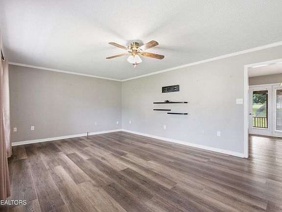 5th image of 316 Sunrise Dr