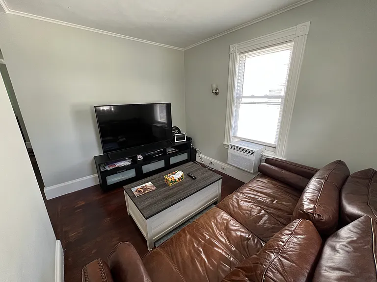 150 Grant St #1 — Photo 8