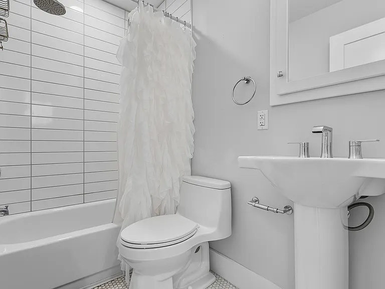5454 Black St — Photo 17