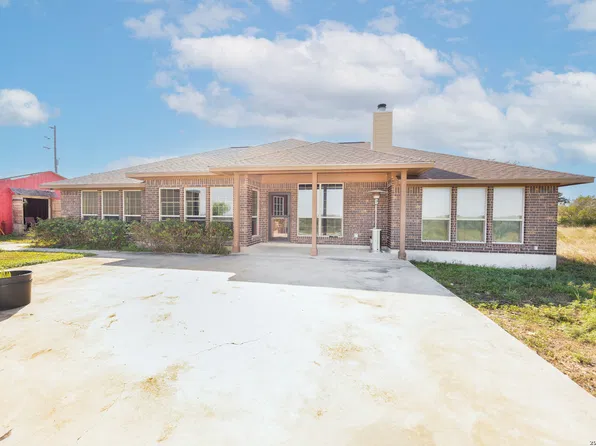 1405 County Road 251, Hondo, TX 78861