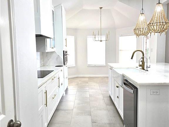 3rd image of 4305 Santa Sofia Ct