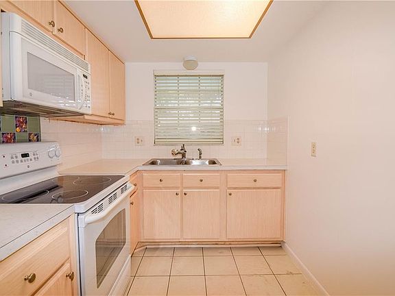 3rd image of 11200 102nd Ave Unit 19
