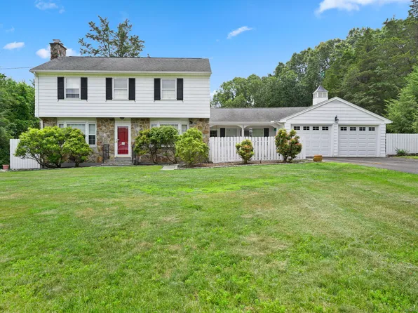 27 Brittany Avenue, Trumbull, CT 06611