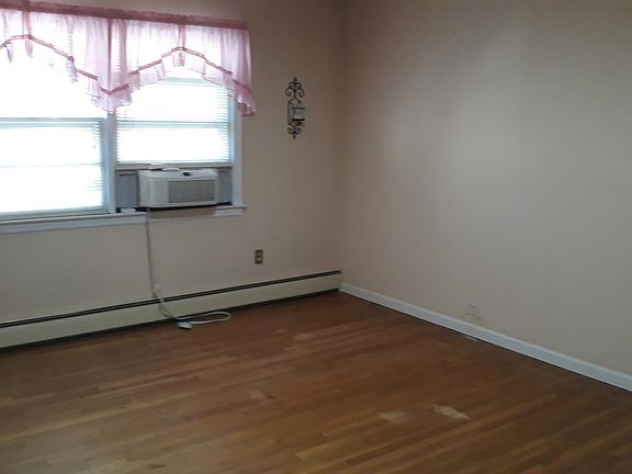 5th image of 380 Prescott St