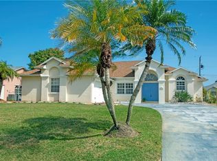 957 Carnation Dr, Sebastian, FL 32958