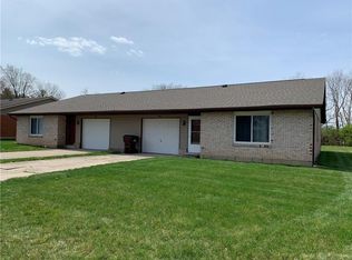 3240-3242 Honeysuckle Dr, Troy, OH