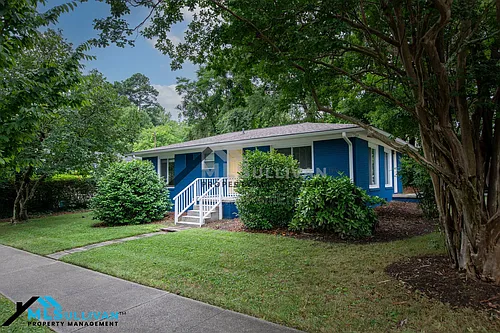 1021 Sedgefield St Photo 1
