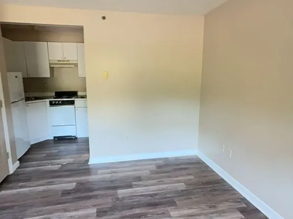 Russell Rd., Apartments