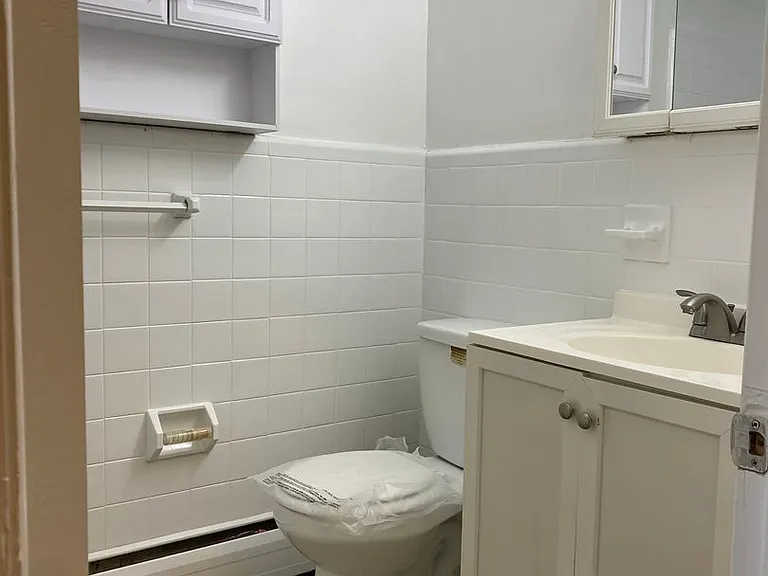 21-23 Morton Ave — Photo 10