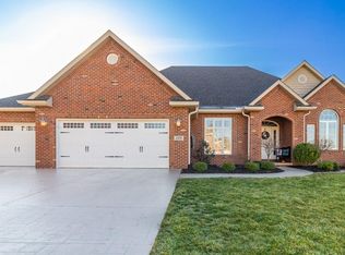 1228 Waterford Dr, Morton, IL