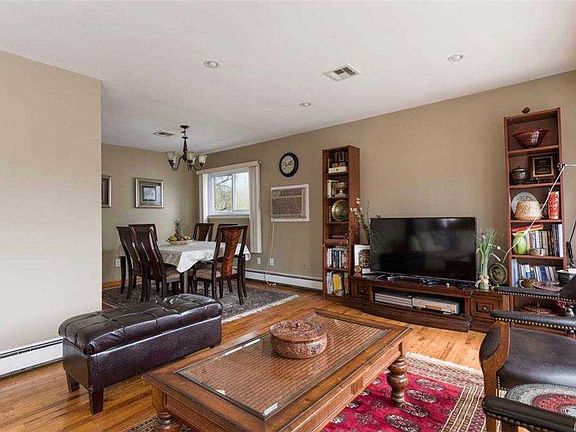 4th image of 86-43 258th St