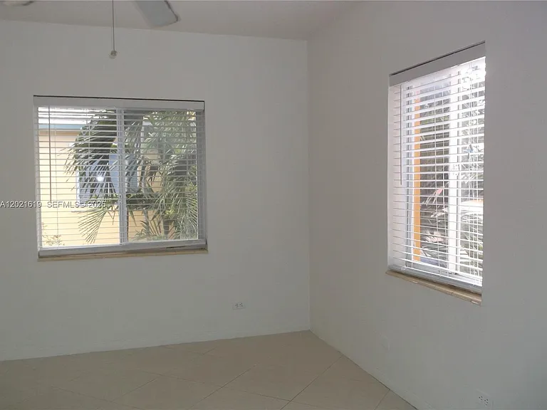 727 NE 16th Ave #727D — Photo 6