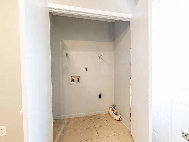 704 Candler Ave #B — Photo 23