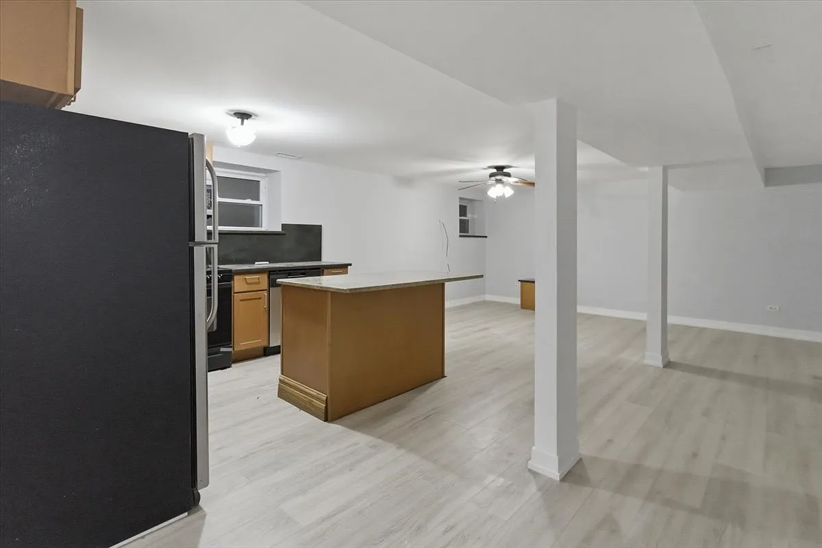 3 bed, 2.0 bath, $2,900 — Photo 3