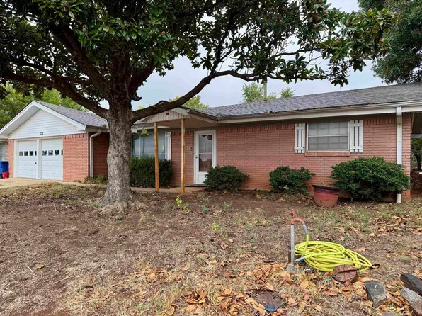905 W Osage St, Marlow, OK 73055