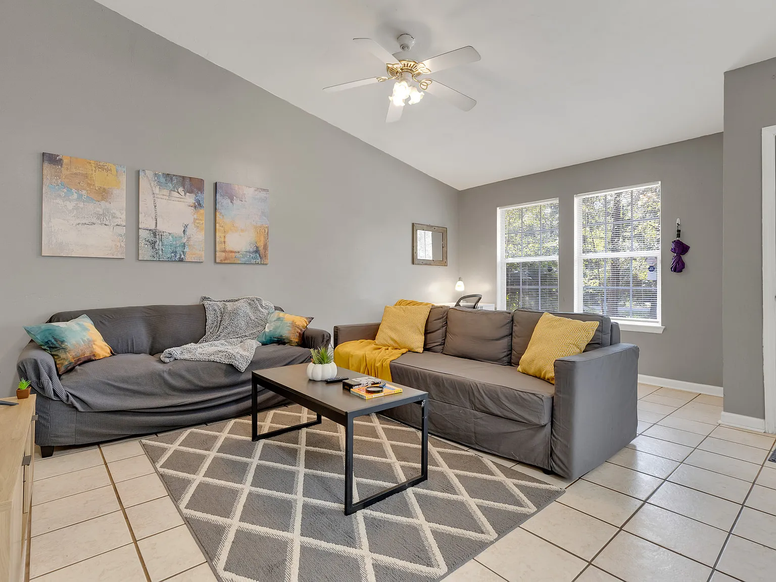 3 bed, $3,500 — Photo 1
