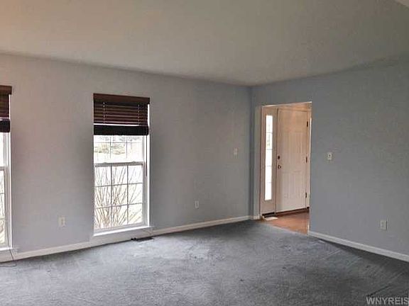 3rd image of 2 Parkedge Dr