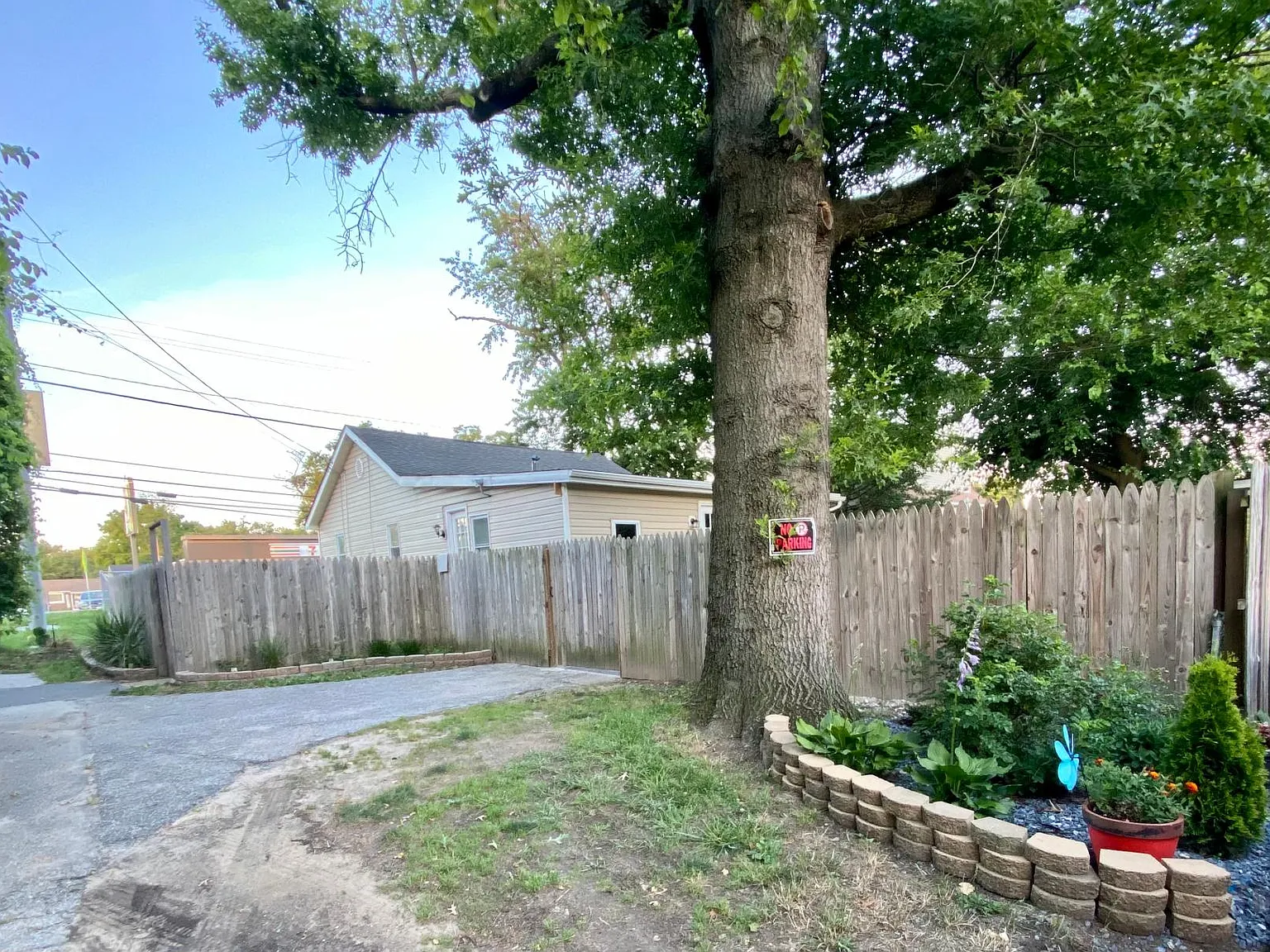 3 bed, 1600 sqft, $2,050 — Photo 1