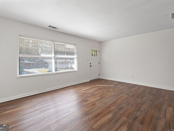 5th image of 3464 Spring Cir