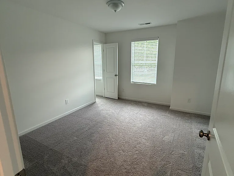 4736 Bell West Dr — Photo 20