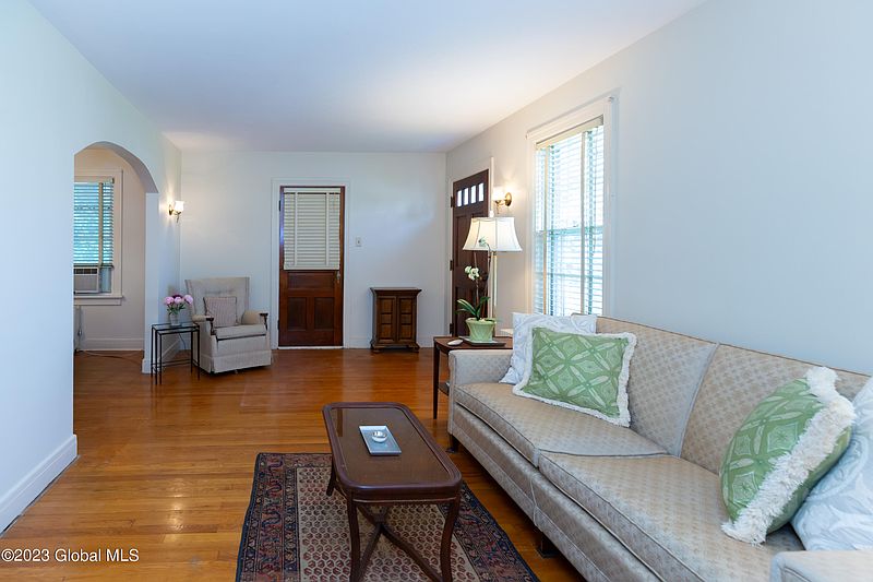 5th image of 238 Madison Ave East