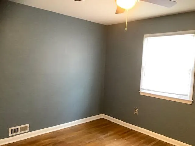 3212 Campbell Dr — Photo 2
