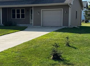 418 Keno Cir, Horicon, WI 53032