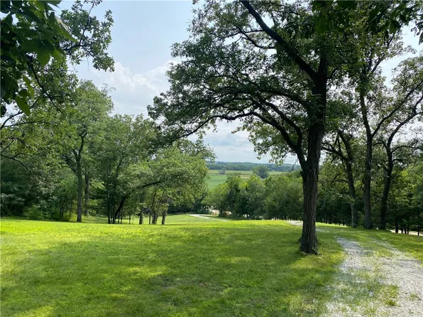 9229 55th Ave, Prole, IA 50229