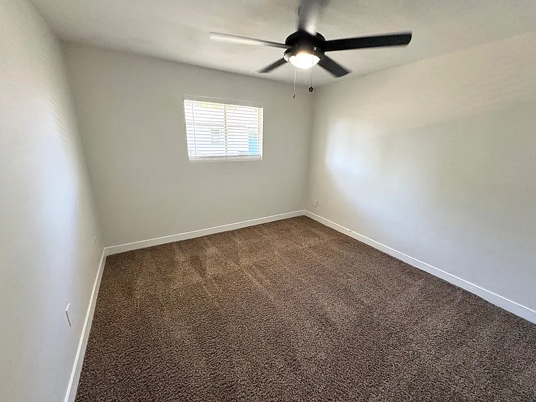 217 N Elm St #E — Photo 13
