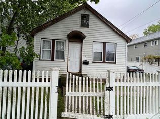86 Linden Ave, Hempstead, NY 11550