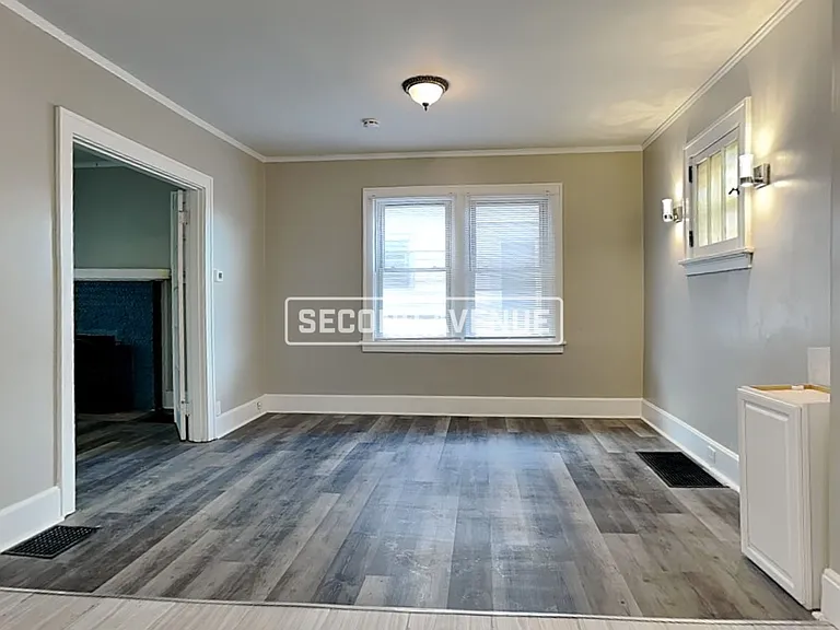 1804 Waltham Ave — Photo 4