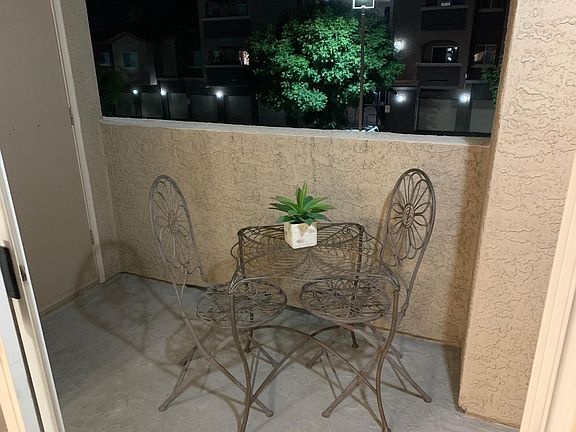 Balcony w/Space to Entertain