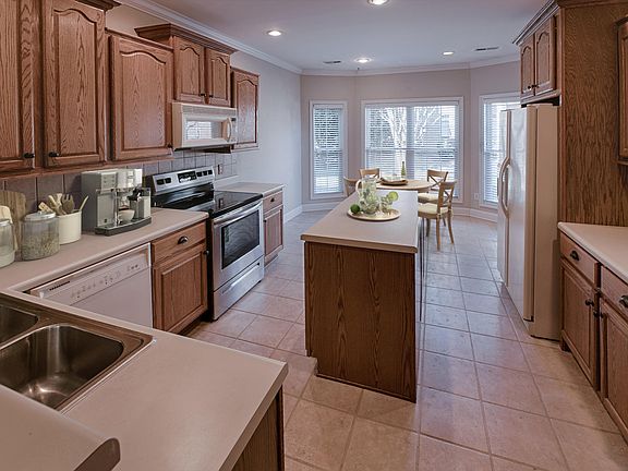 4th image of 8635 Belle Mina Way